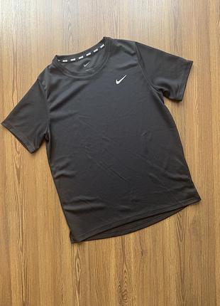 Футболка спортивна nike на хлопчика