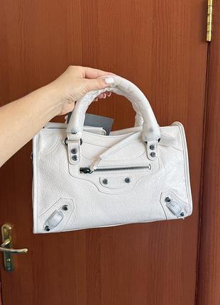 Le city medium white 30*18*11