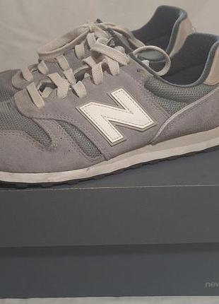 Цвет: серый

кроссовки new balance 373, оригинал

размер: 42 (стелька 27 см)

состояние б/у, хороший. носились аккуратно, без серьезных дефектов.