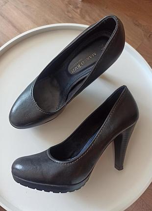 Чорні туфлі marco tozzi