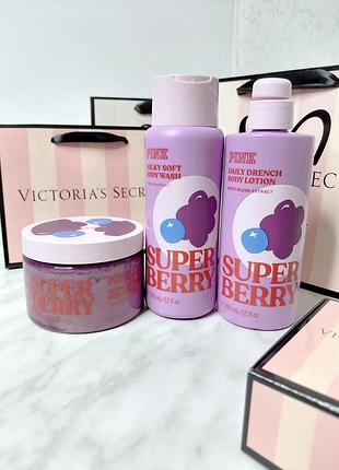 Набір / скраб + лосьйон + засіб для миття тіла «super berry». pink. victoria's secret. оригінал 🇺🇸
