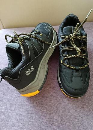 Дитячі кросівки jack wolfskin розмір 35