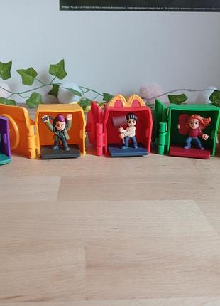 Игрушки с stranger things mcdonald's happy meal
игрушки из сериала странные чудеса, найденные в пакетах хепи милла в макдональдсе.