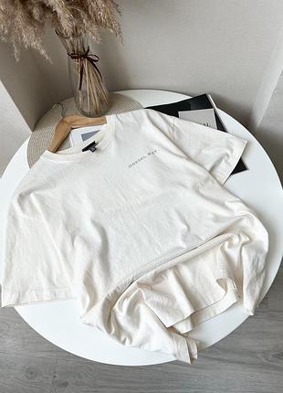 Бежева молочна футболка оверсайз з принтом h&m
