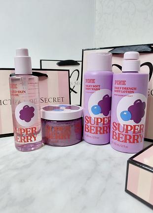 Набор / средство для мытья тела + лосьон + скраб + масло для тела «super berry». pink.victoria’s secret.оригинал 🇺🇸