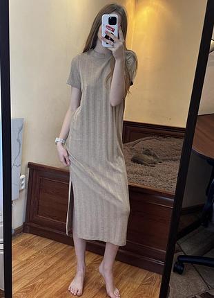 Сукня міді