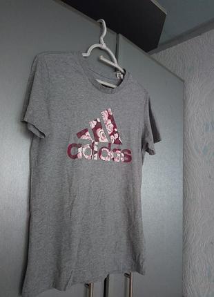 Футболка жіноча adidas