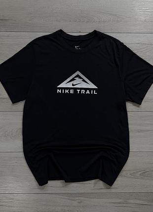 Чорна технологічна спортивна футболка найк nike dri-fit trail running, xl, оригінал
