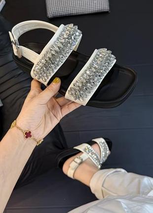 Шкіра босоніжки 25 см