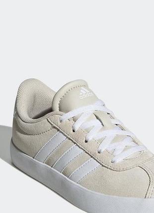 Бежеві красовки adidas 33