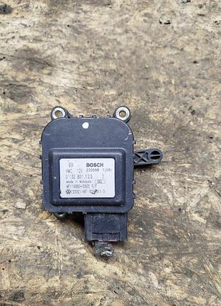 Моторчик заслонки пічки	4b1820511d audi a6 c5