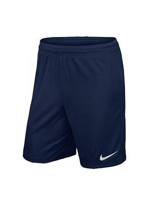 Новые спортивные шорты nike standard fit являются 3 штуки