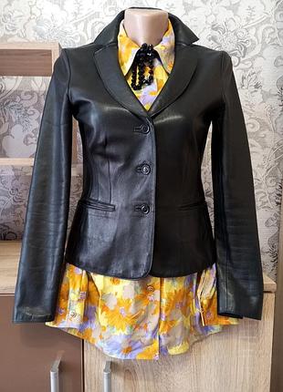 Винтажный кожаный пиджак moschino cheap and chic (original, italy) / жакет из натуральной кожи xs/s