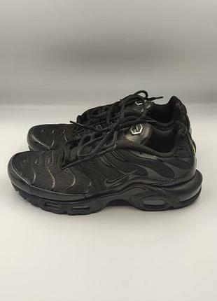 Оригінальні чоловічі кросівки nike air max plus tn triple black розмір 42.5 (27 см)
