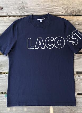 Чоловіча темно-синя футболка lacoste з великим білим графічним принтом