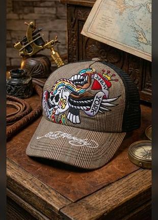 Бейсболка-тракер від бренда ed hardy