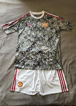 Футбольна форма adidas  manchester united real tree t-shirt