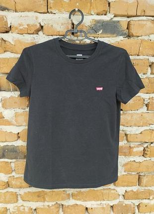 Женская футболка levis