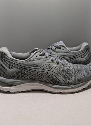 Женские кроссовки для бега asics gel cumulus 20 1012a233-020
размер us 7 eu 38