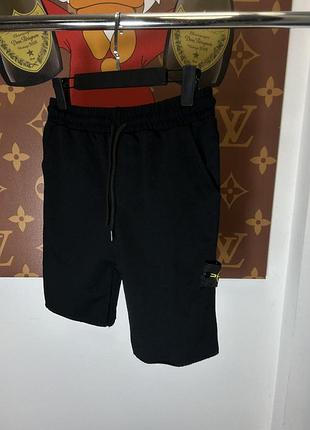 Мужские спортивные шорты stone island