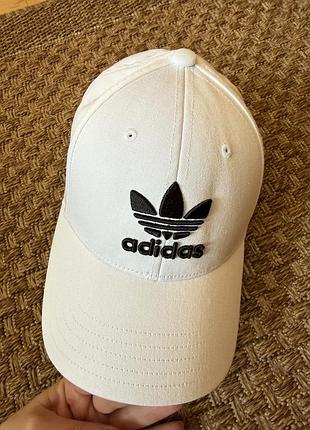 Кепка adidas нова