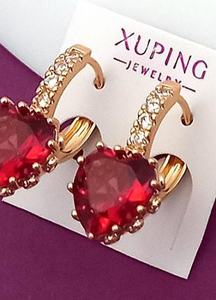 Серьги сердечки с малиновыми цирконами, медзолото xp 18k. 2 см.