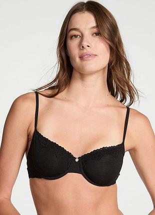 Бюстгальтер з мереживним оздобленням victoria's secret