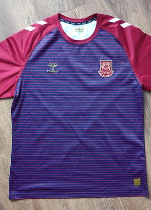 Брендова футболка hummel.