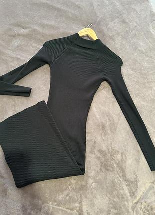 Сукня базова жіноча👗облягаючий крій (силуетна сукня), що підкреслює фігуру.еластичний трикотаж або машинна в'язка у вертикальний рубчик (локшина)