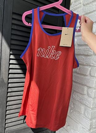 Жіноча спортивна майка nike