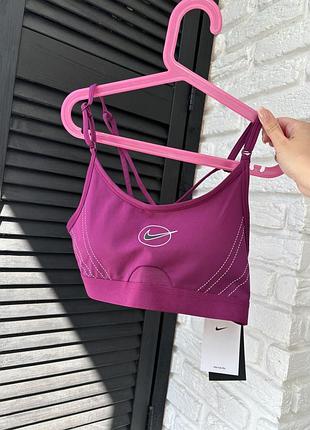 Жіночий спортивний топ nike