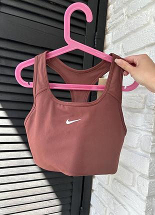 Жіночий спортивний топ nike