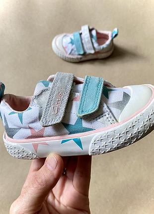 Кеди дитячі для дівчинки clarks 20.5 розмір устілка 12.5 см білі в зірочку на липучках