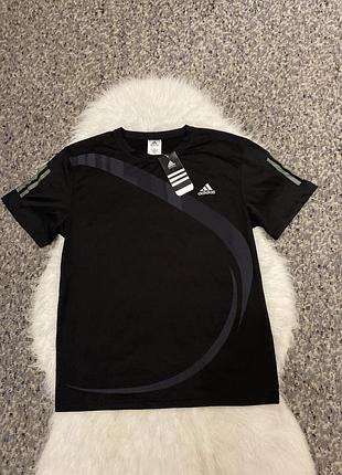 Спортивна футболка adidas 180726