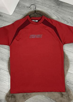 Чоловіча оригінальна спортивна футболка nike