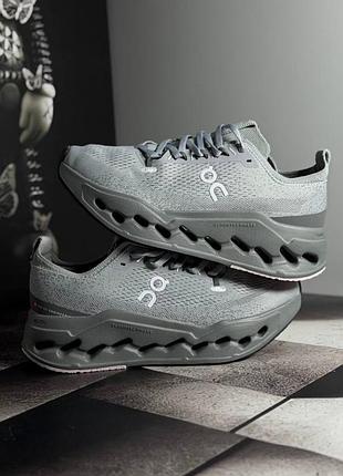 On cloudsurfer max grey
