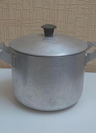 Кастрюля из алюминия,на 3,5 л.