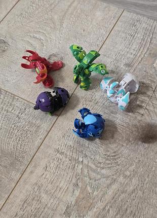 Игрушки-трансформеры bakugan battle brawlers.