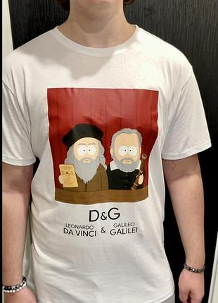 Стильна оверсайз-футболка dolce & gabbana.