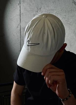 Біла літня кепка nike nsw / чоловіча бейсболка найк