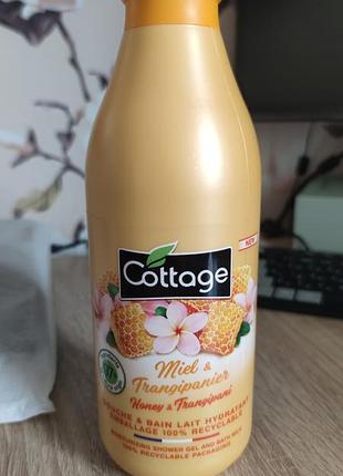 Молочко гель для душу cottage moisturizing shower gel and bath milk, honey & frangipani, 750 мл