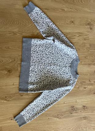 Світер. жіночій. find колір сіро-білий. розмір xs polyester 12% nolon88%