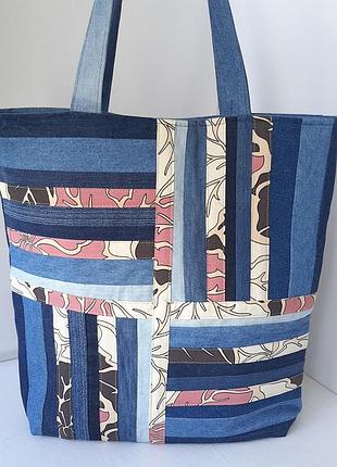 Сумка жіноча тоут з джинсу в техніці печворк ( бежево рожева )