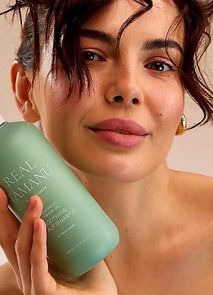 Шампунь успокаивающий для волос с маслом таману real tamanu oil soothing scalp shampoo rated green 400 мл