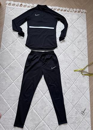 Костюм оригінальний nike на фізкультуру футбол панкратіон для спорту з довгим рукавом