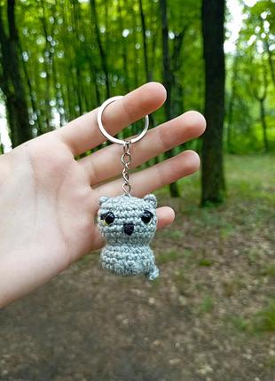 Вязаный брелок-котик амигуруми, серый, ручная работа