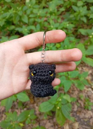 Вязаный брелок-котик амигуруми черный ручная работа