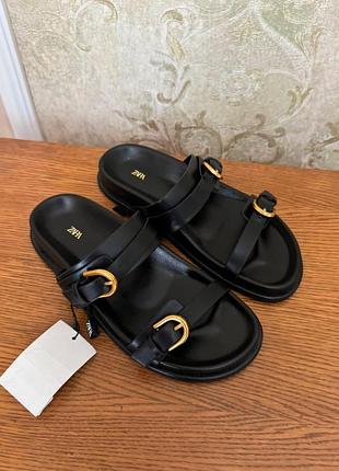 Шлепанці zara