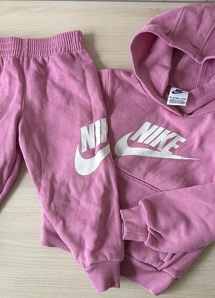 Спрттвниц костюм nike 92-98 оригінал