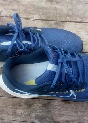 Оригінальні кросівки nike,бу в гарному стані.42 розмір
